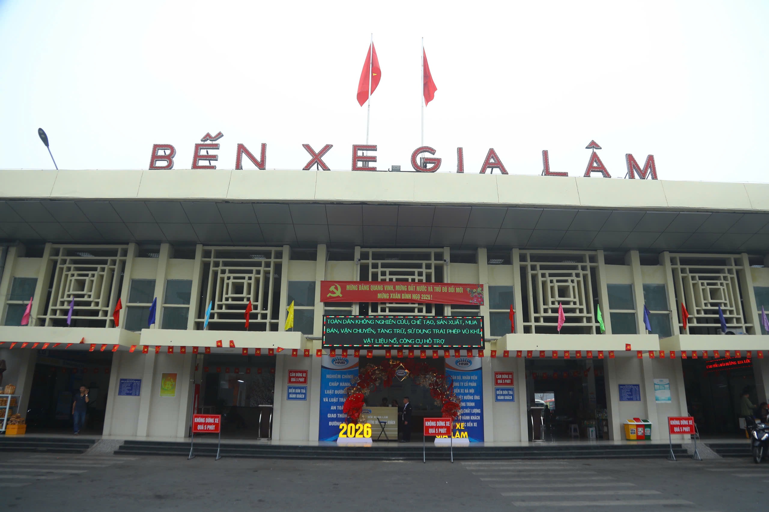 Cao điểm Tết cận kề, các bến xe Thủ đô tăng cường hàng nghìn lượt xe- Ảnh 10.