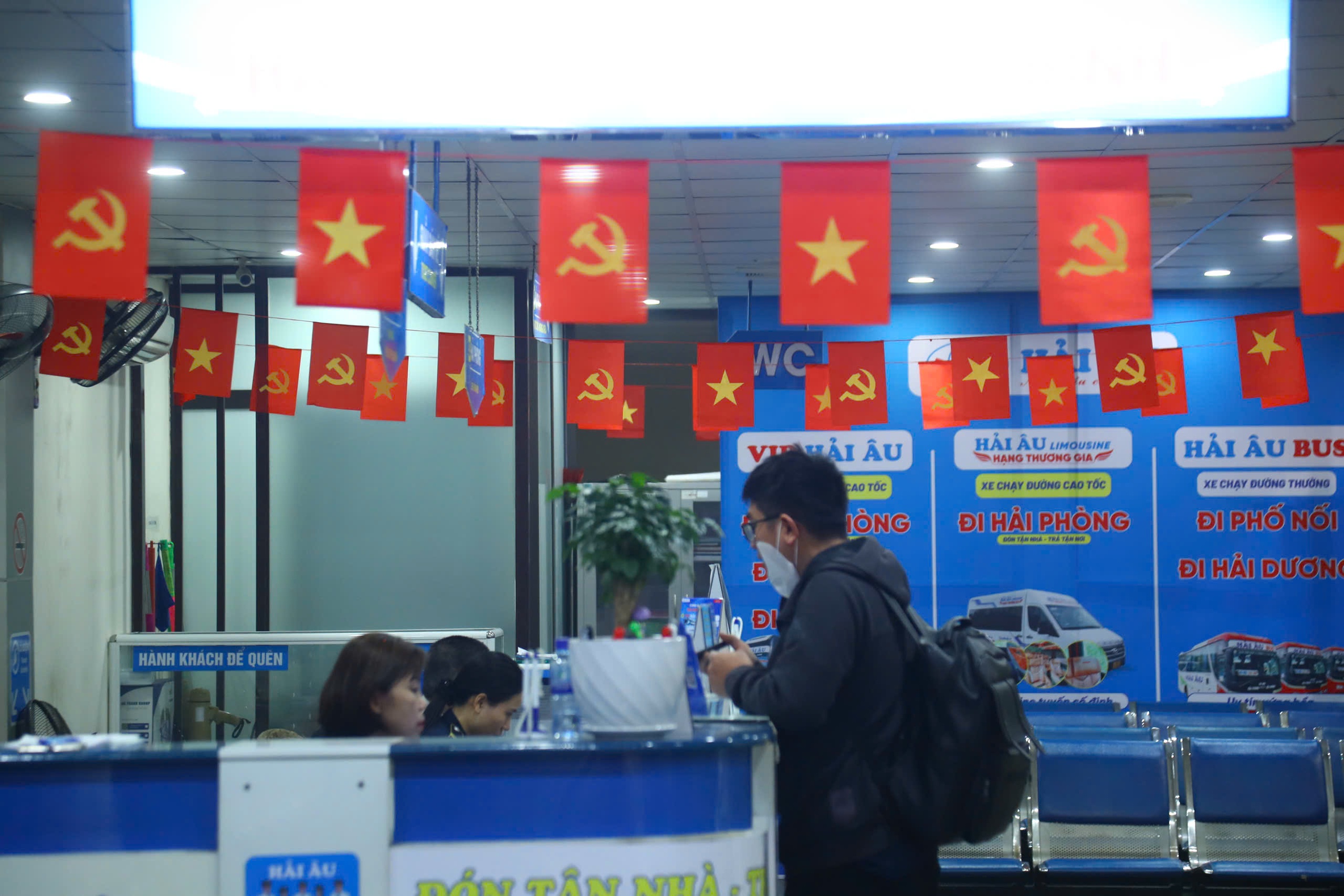 Cao điểm Tết cận kề, các bến xe Thủ đô tăng cường hàng nghìn lượt xe- Ảnh 12.