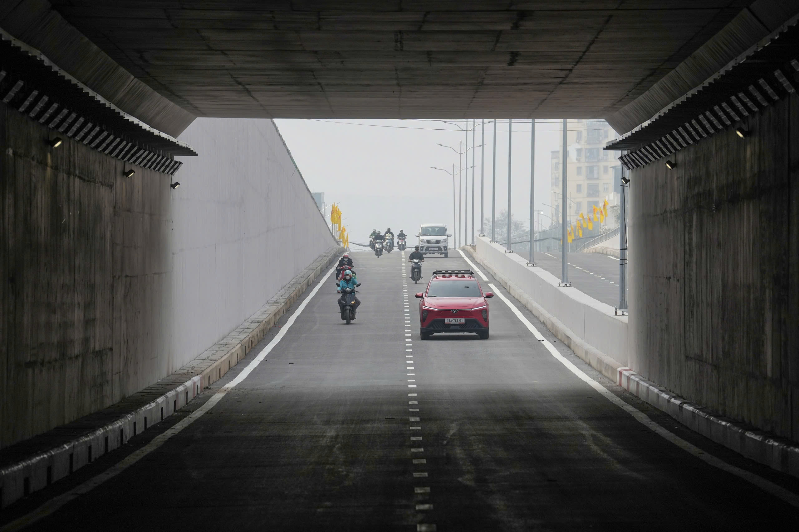 Hà Nội: Giao thông thông thoáng ngày đầu thông xe hầm chui Kim Đồng và đường Vành đai 2,5- Ảnh 7.