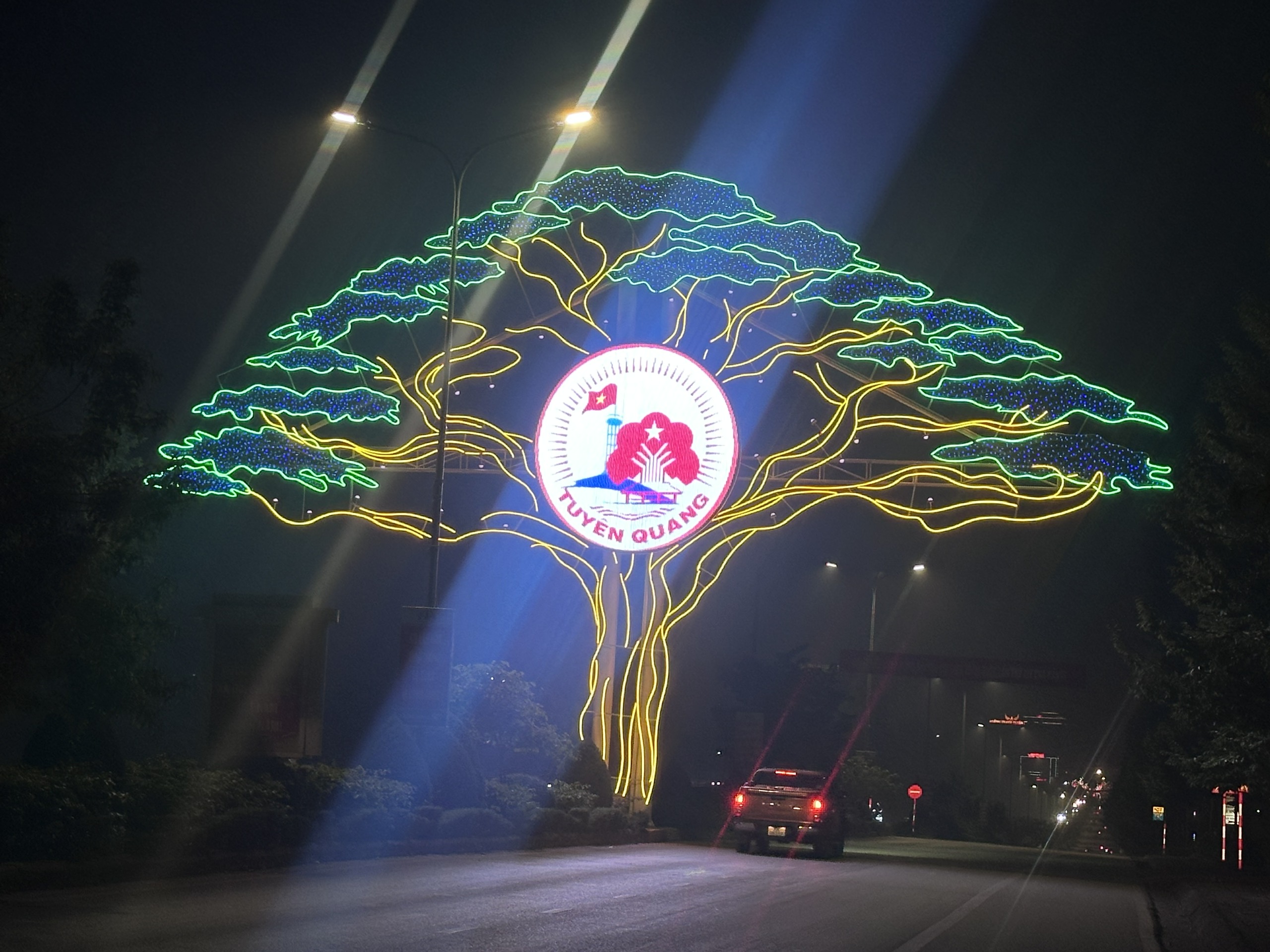 Tuyên Quang chỉnh trang đô thị đón Xuân 2026- Ảnh 2.