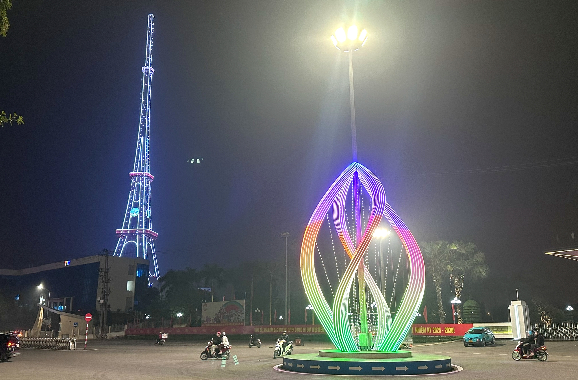 Tuyên Quang chỉnh trang đô thị đón Xuân 2026- Ảnh 12.