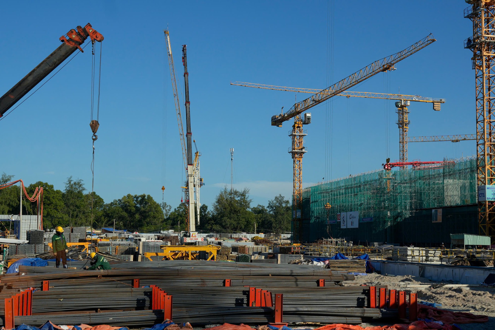 2.600 nhân sự làm xuyên Tết, 3 dự án APEC tại Phú Quốc đẩy nhanh tiến độ- Ảnh 1.