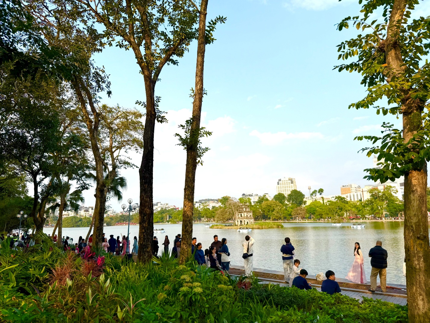 Hà Nội xanh, sạch, đẹp những ngày cận Tết Bính Ngọ 2026- Ảnh 4.