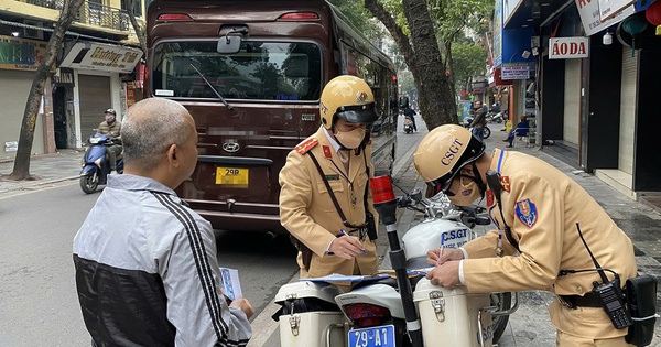 Hà Nội siết chặt: 370 vi phạm xe ở phố cổ bị xử lý. Hà Nội: Xử lý 370 trường hợp vi phạm trong thời gian thí điểm hạn chế xe ở phố cổ