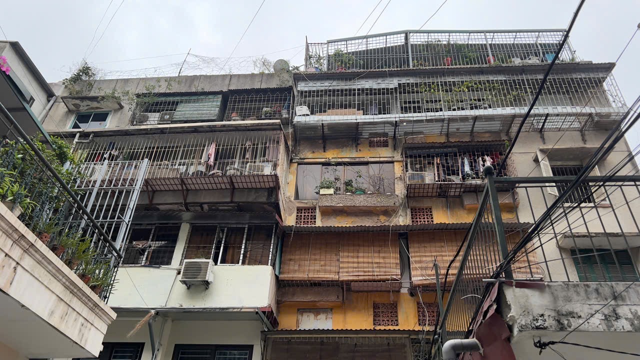 Hà Nội phấn đấu đến năm 2030 hoàn thành việc cải tạo, xây dựng chung cư cũ cấp độ D- Ảnh 5. Hà Nội phấn đấu đến năm 2030 hoàn thành việc cải tạo, xây dựng chung cư cũ cấp độ D- Ảnh 5.