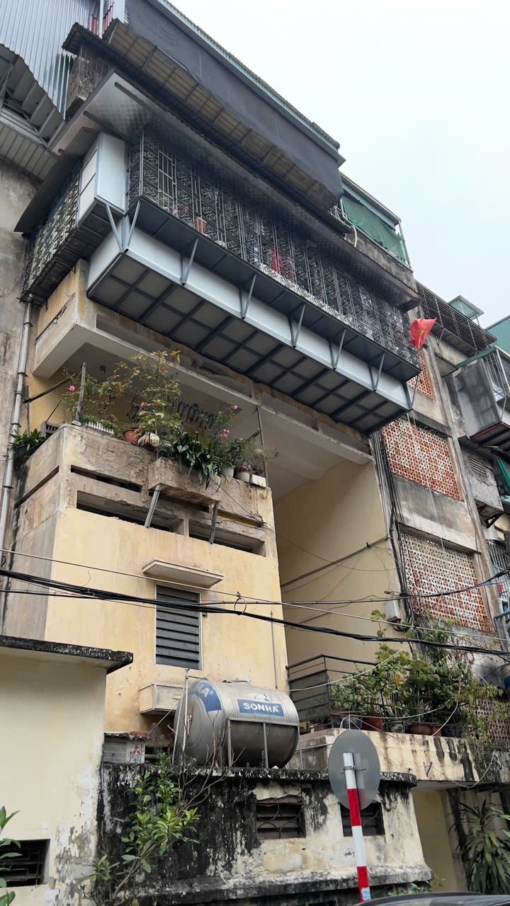 Hà Nội phấn đấu đến năm 2030 hoàn thành việc cải tạo, xây dựng chung cư cũ cấp độ D- Ảnh 6. Hà Nội phấn đấu đến năm 2030 hoàn thành việc cải tạo, xây dựng chung cư cũ cấp độ D- Ảnh 6.