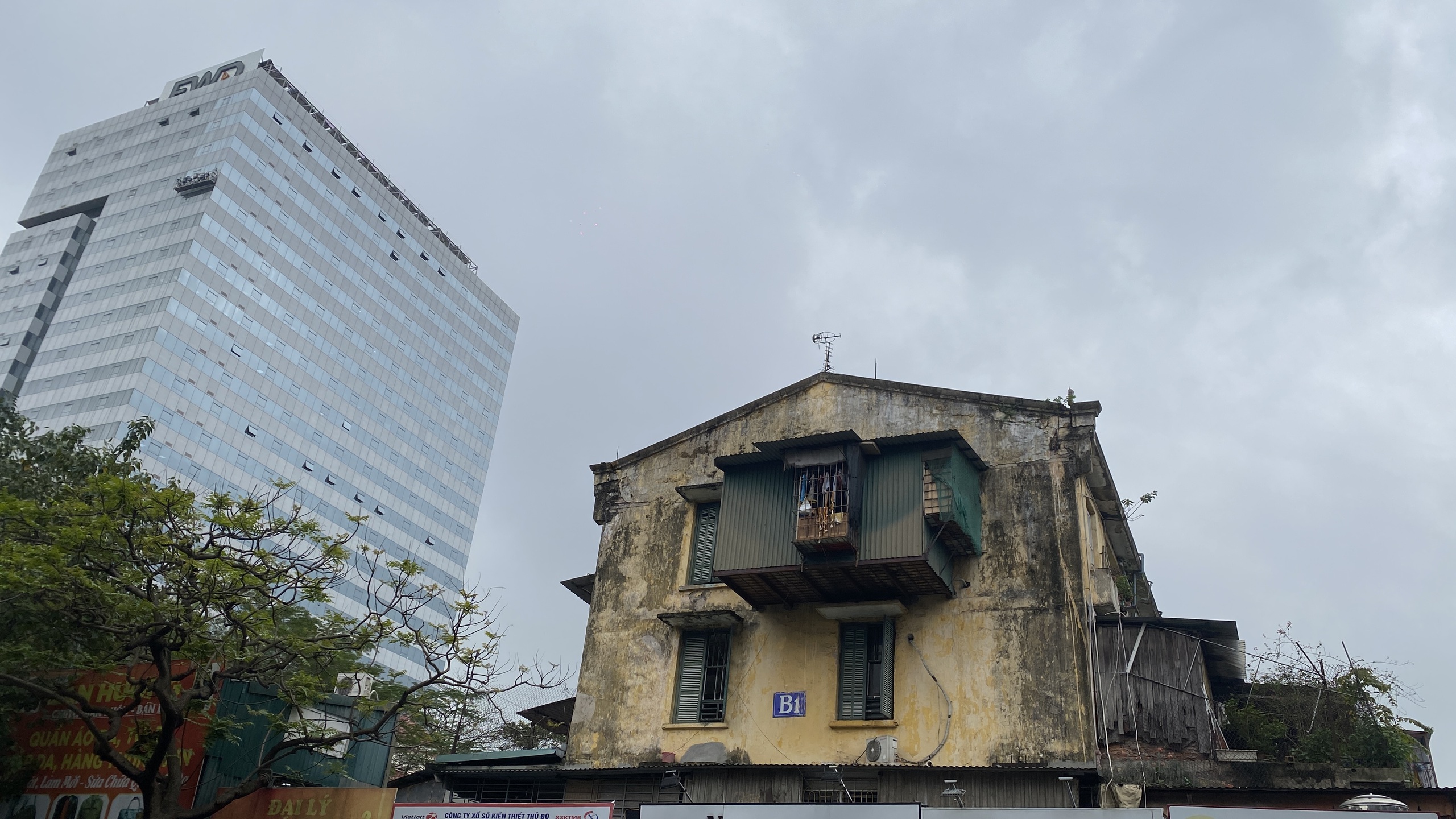 Hà Nội phấn đấu đến năm 2030 hoàn thành việc cải tạo, xây dựng chung cư cũ cấp độ D- Ảnh 17. Hà Nội phấn đấu đến năm 2030 hoàn thành việc cải tạo, xây dựng chung cư cũ cấp độ D- Ảnh 17.