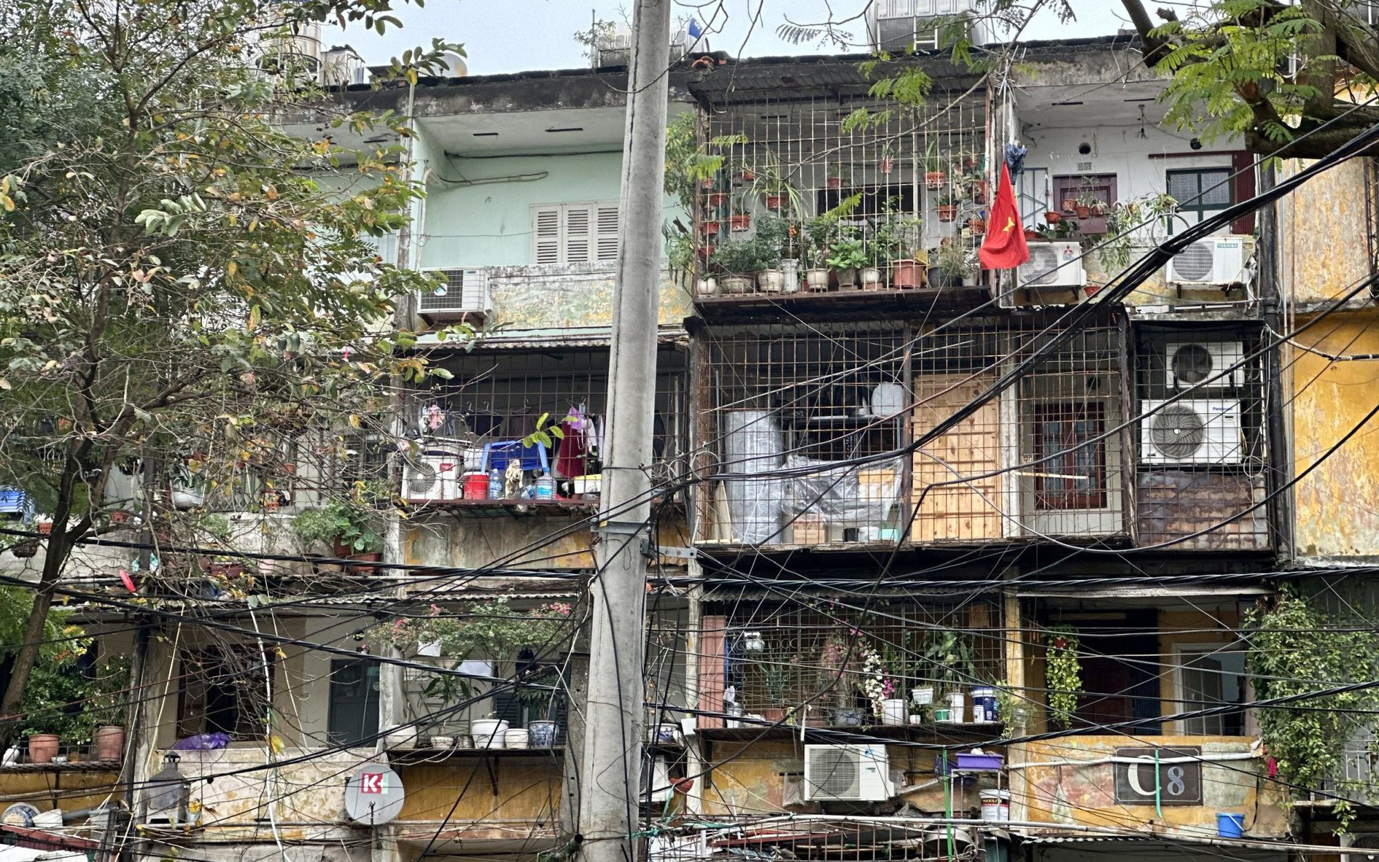 Hà Nội phấn đấu đến năm 2030 hoàn thành việc cải tạo, xây dựng chung cư cũ cấp độ D- Ảnh 20. Hà Nội kiểm định, đánh giá chất lượng chung cư cũ tại 48 xã, phường