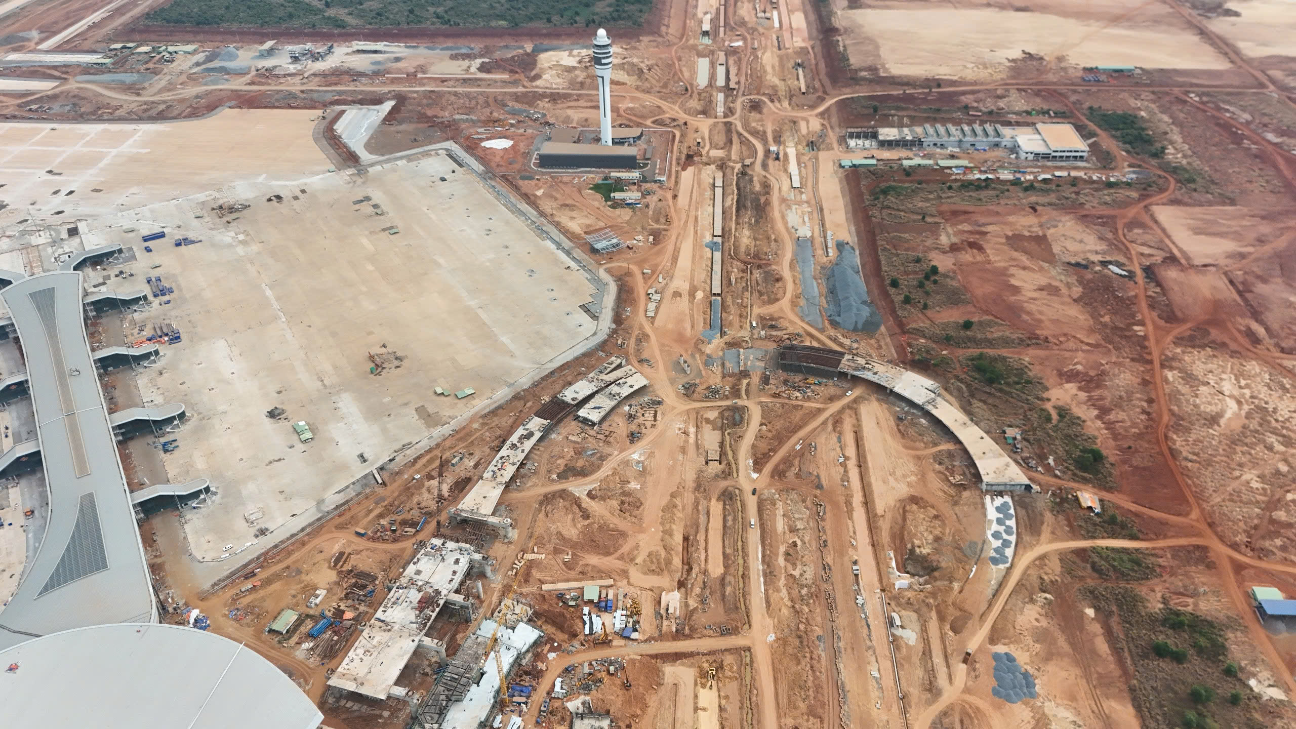 Đồng Nai tái cấu trúc không gian, mở trục tăng trưởng mới xoay quanh sân bay Long Thành- Ảnh 2.