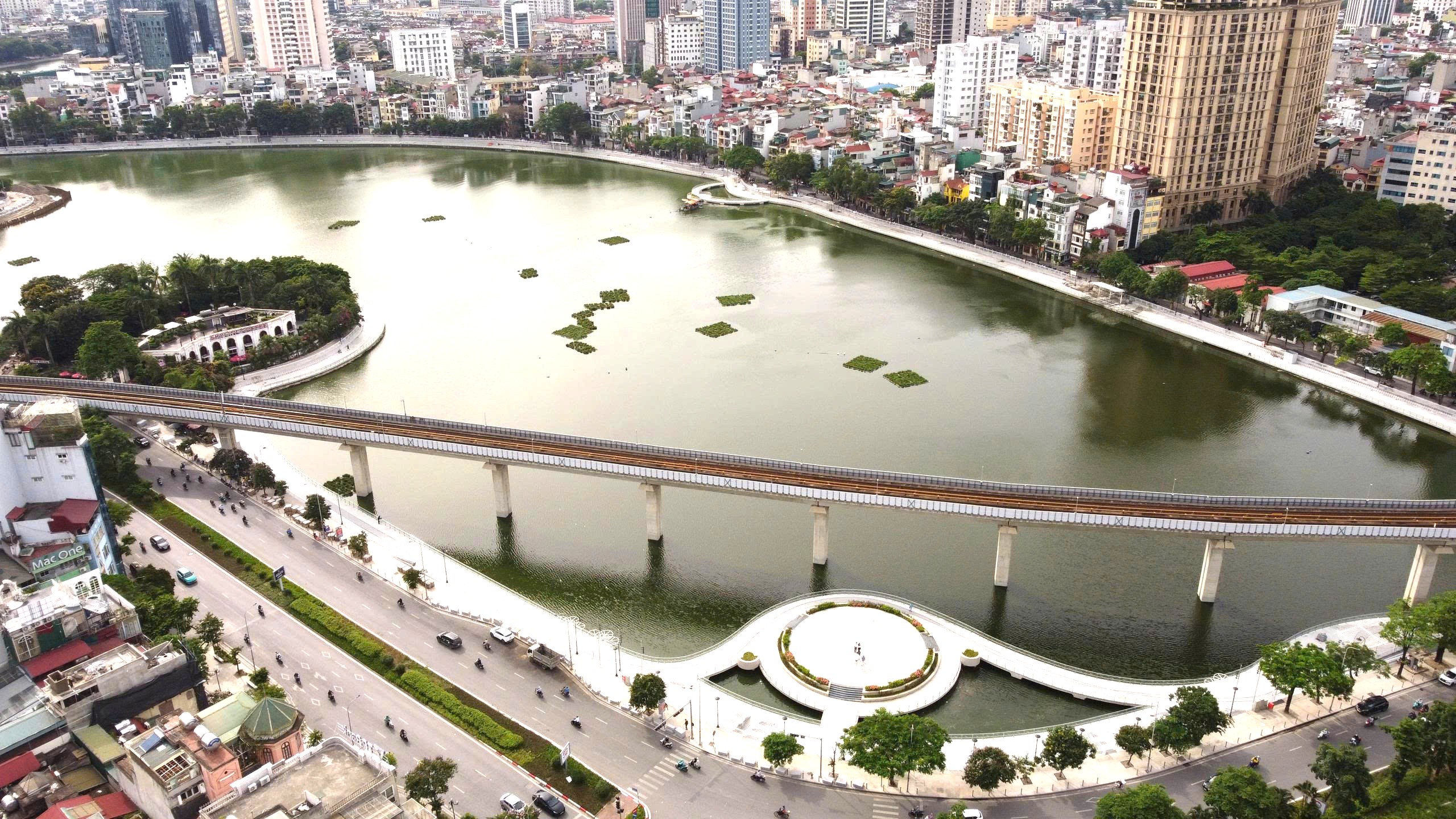 Hồ Đống Đa trở thành công trình chào mừng bầu cử đại biểu Quốc hội khóa XVI- Ảnh 1. Hồ Đống Đa trở thành công trình chào mừng bầu cử đại biểu Quốc hội khóa XVI- Ảnh 1.