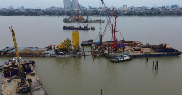 Hà Nội: 7 siêu cầu sông Hồng đang “lột xác” Thủ đô! Hà Nội: 7 cầu vượt sông Hồng đang được thi công thế nào?