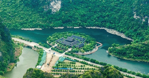 Ninh Bình bứt phá: Kiến tạo cực tăng trưởng chiến lược Đồng bằng sông Hồng. Phát triển Ninh Bình thành cực tăng trưởng quan trọng phía Nam vùng Đồng bằng sông Hồng