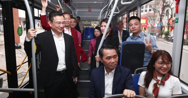 Từ lời “xin chào – cảm ơn”, Hà Nội nâng tầm dịch vụ vận tải công cộng Từ lời “xin chào - cảm ơn”, Hà Nội nâng tầm dịch vụ vận tải công cộng