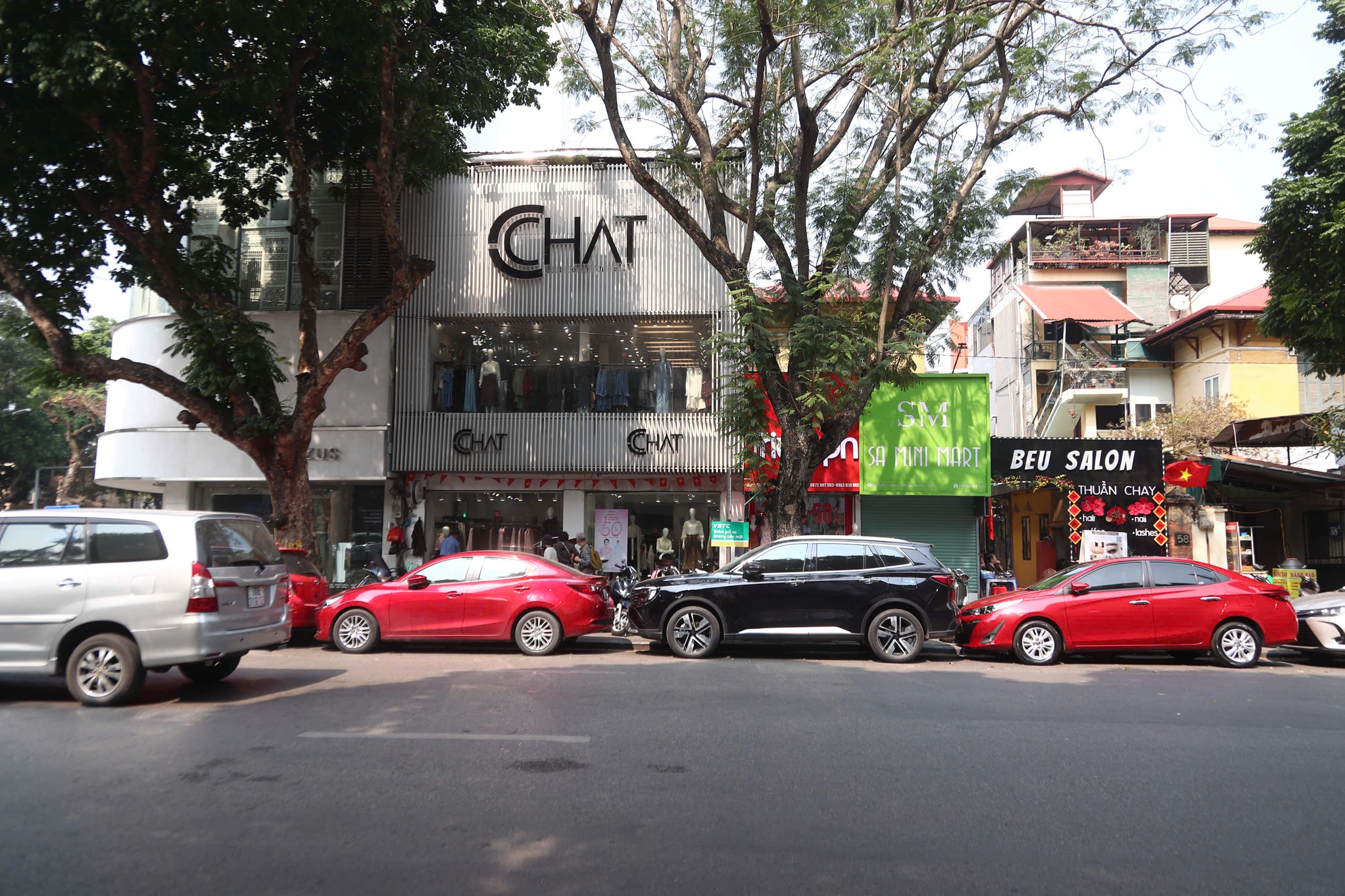 Nhiều điểm trông giữ xe ở Hà Nội vạch sơn mờ, thậm chí “mất dấu”- Ảnh 2.