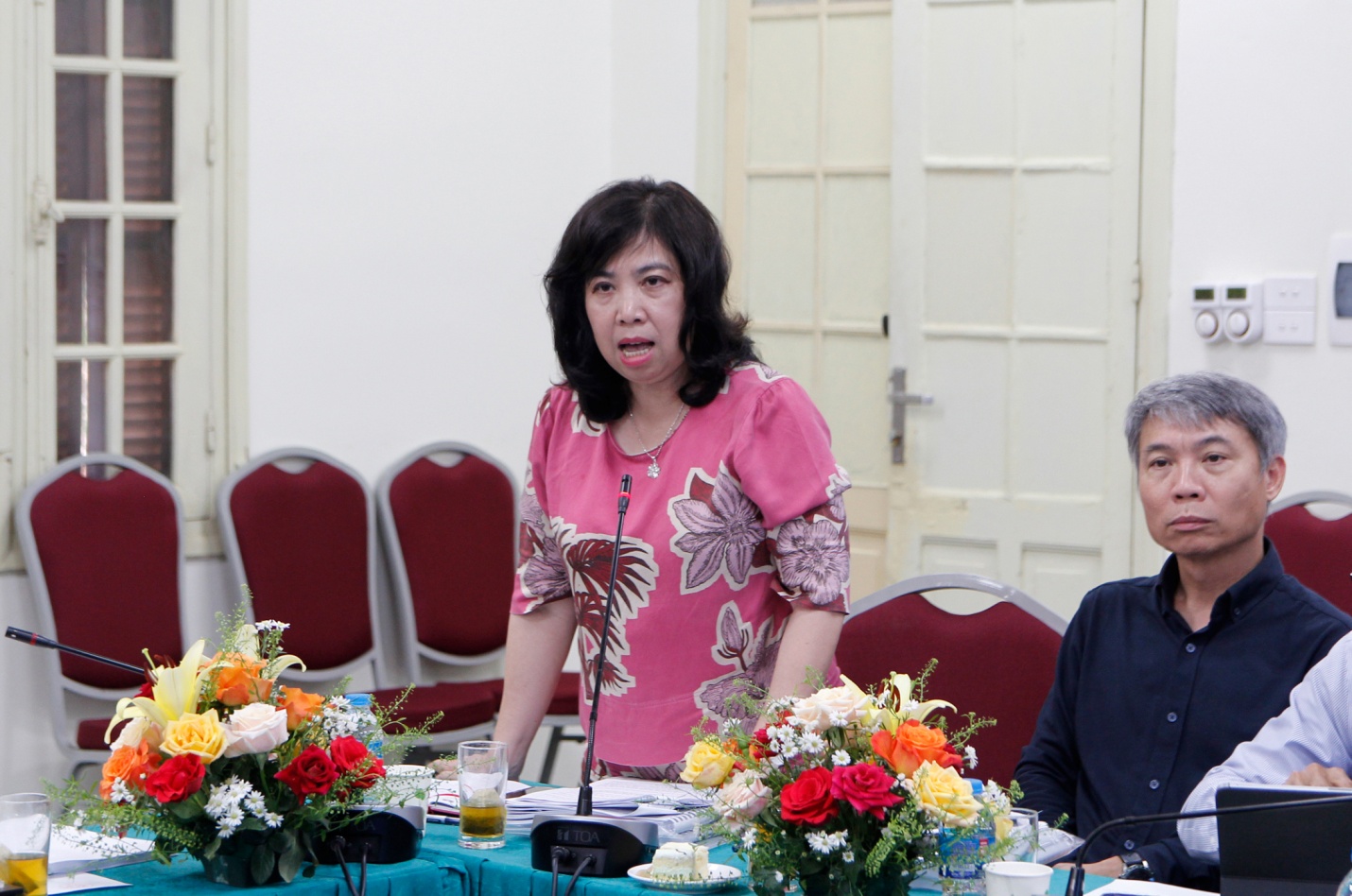 Bà Trần Thu Hằng, Vụ trưởng Vụ Quy hoạch – Kiến trúc góp ý cho Nhiệm vụ quy hoạch chung đô thị Khánh Hòa đến năm 2050, tầm nhìn đến năm 2070.