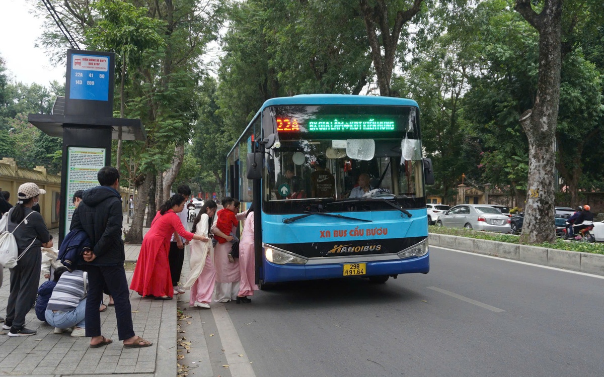 Hà Nội đổi lộ trình 2 tuyến buýt 22A, 84, thuận tiện hơn cho hành khách Hà Nội đổi lộ trình 2 tuyến buýt 22A, 84, thuận tiện hơn cho hành khách