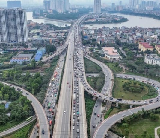 Kẹt xe Hà Nội: Cửa ngõ ‘tê liệt’ vì dòng người ồ ạt về quê Dòng người đổ về quê, các cửa ngõ Hà Nội tắc dài