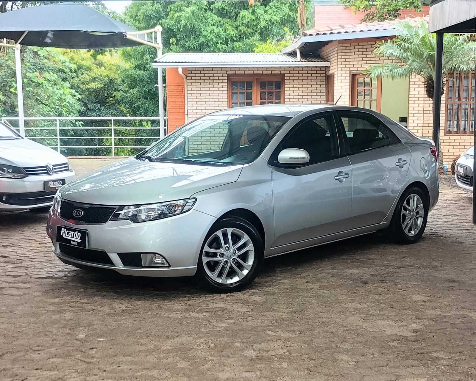 Kia Cerato 1.6 EX3 2011 - foto 1