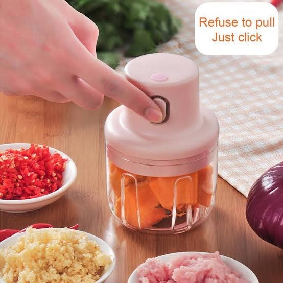 Mini Food Chopper 250ml  USB Rechargeable Electric Vegetable Chopper  Portable Garlic & Meat Grinder with Charging Cable