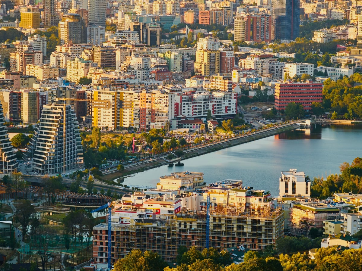 Wo man in Tirana wohnt photo 2