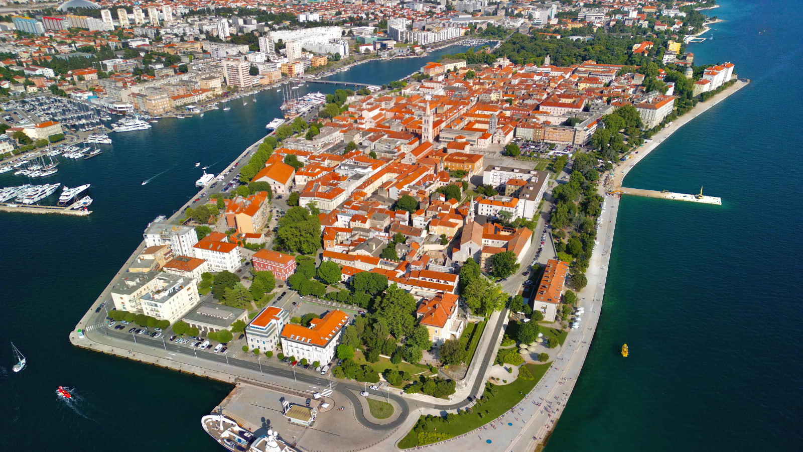 Zadar Airport to the City