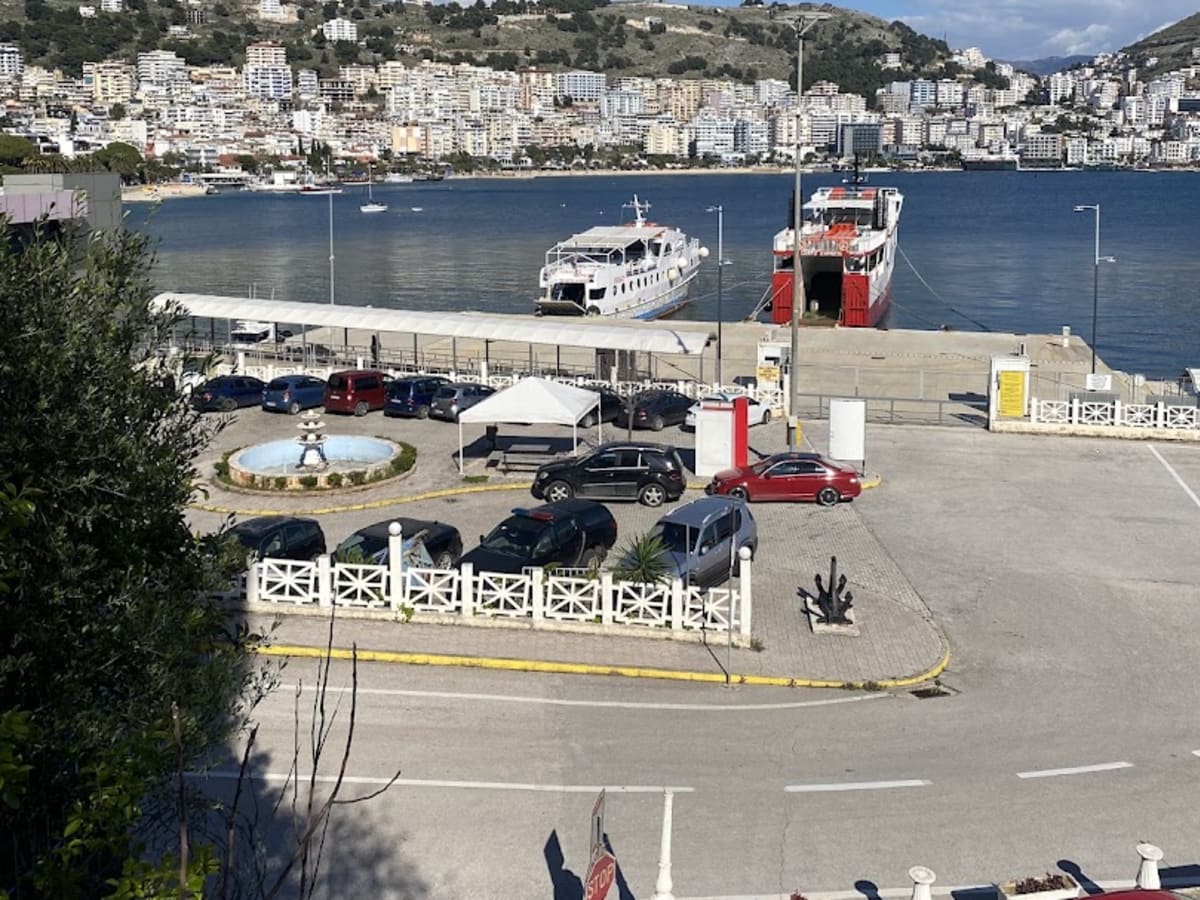 Venir à Saranda : Tirana, Corfou, voiture photo 2