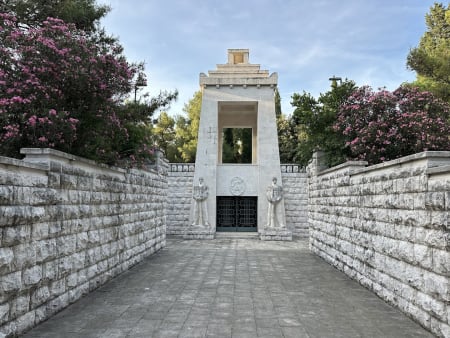 Partisan Fighter Monument