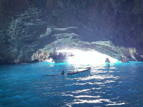 Easy Boat Tour
