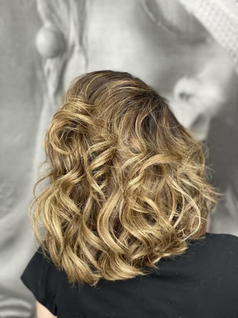 Milos Frizerski Salon