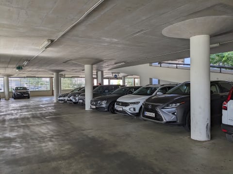 Garage Center
