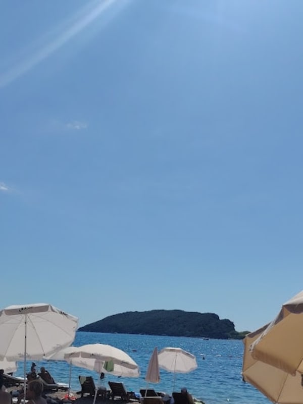 amalfi beach bar