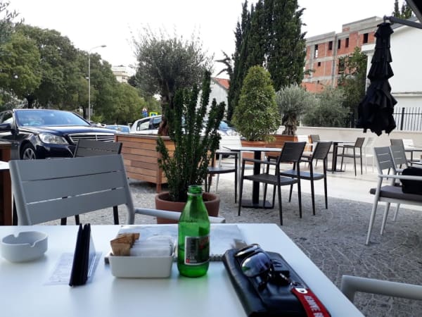 PIAZZA Bar and Food