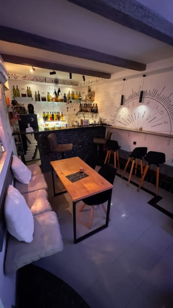 Strix Bar