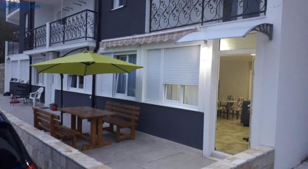 J&amp;B LUX Apartment