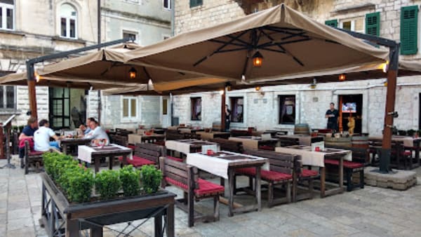 The Square Pub