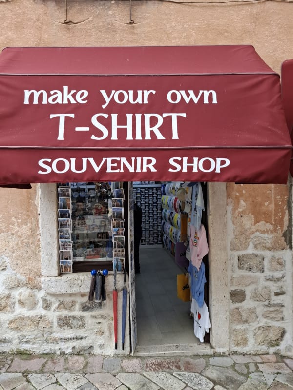 Kotor Gift - T-Shirt and souvenir shop