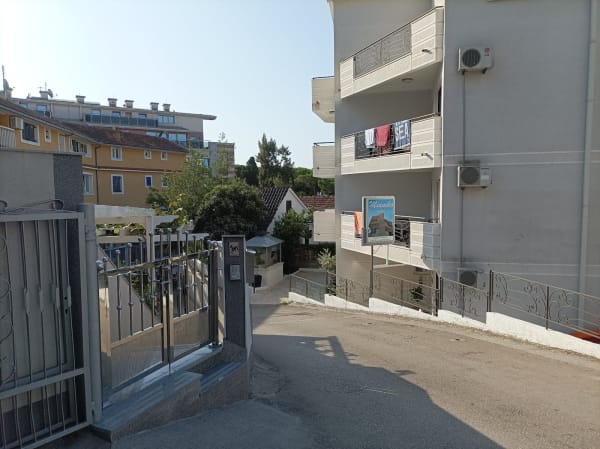Mianiko Apartments