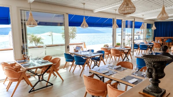 Divino Seafront Restaurant