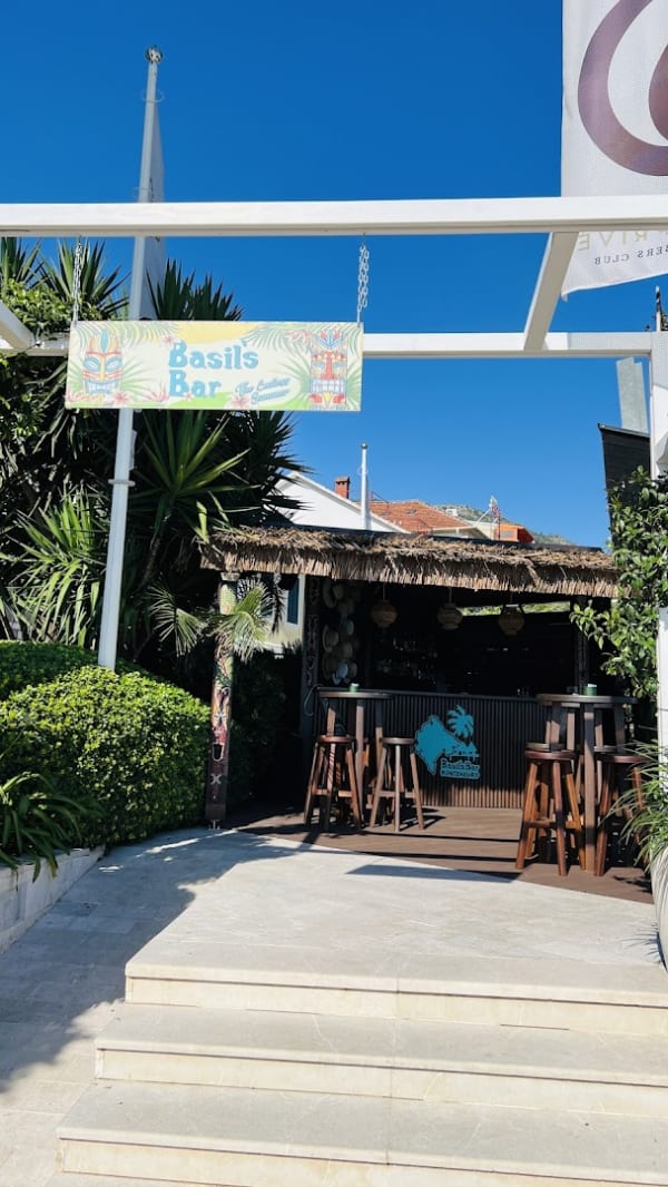 Basil's Bar