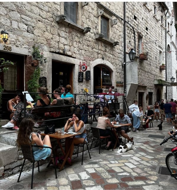 Niente Cafe Bar
