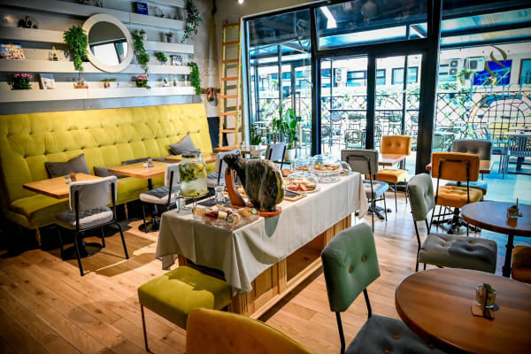 Brief Coffee & Brunch