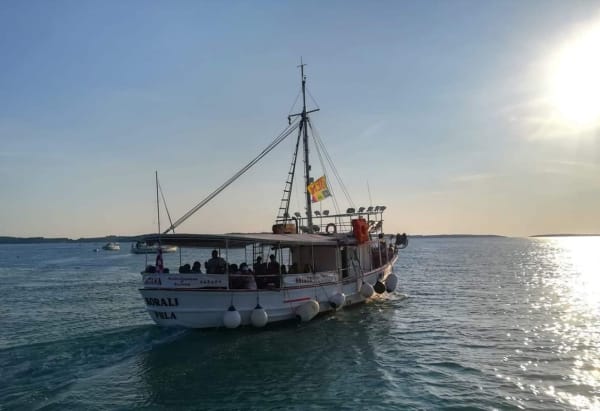 Koralj Boat