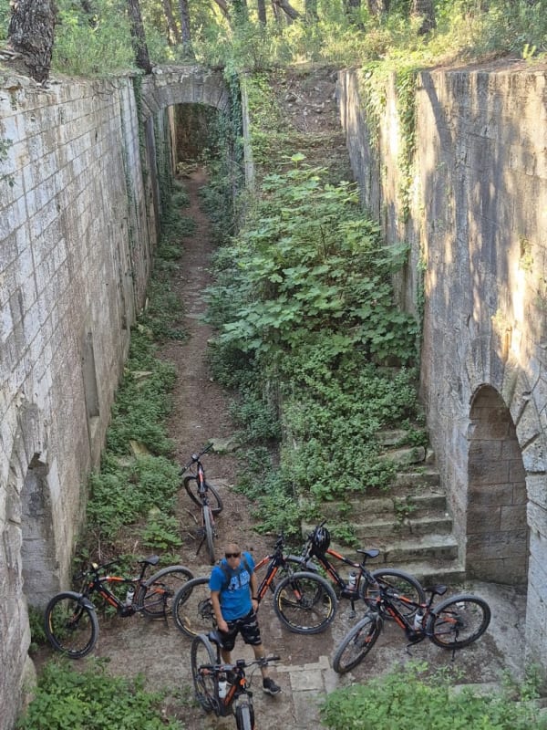 Istra Explorer