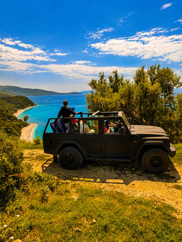 Saranda Jeep