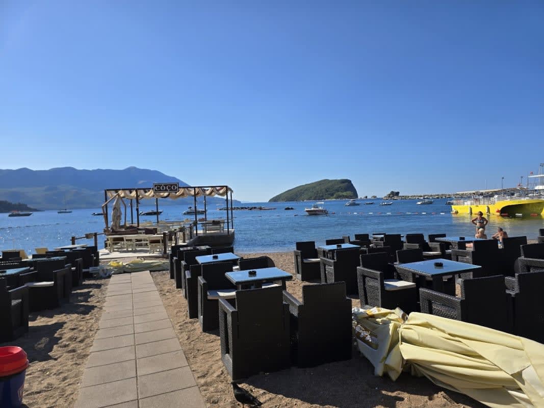 Azzuro Beach photo 4