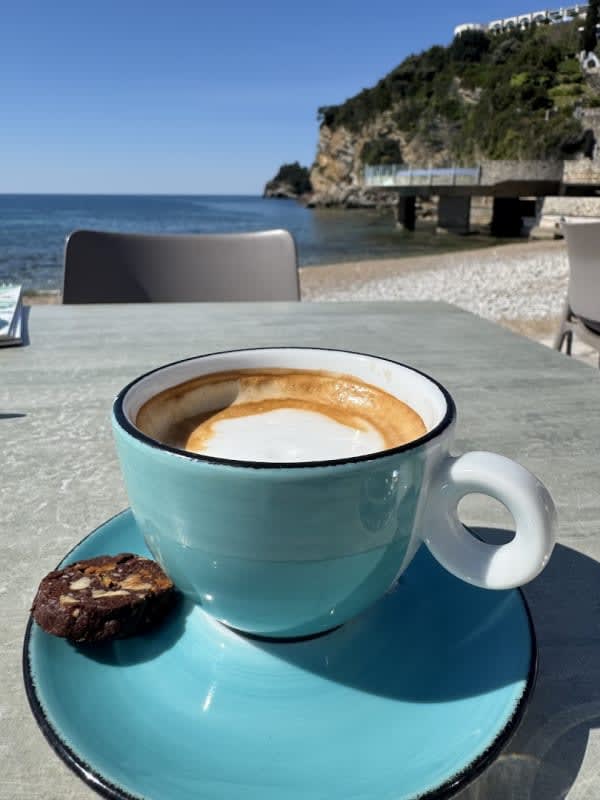 Bermuda Cafe photo 2