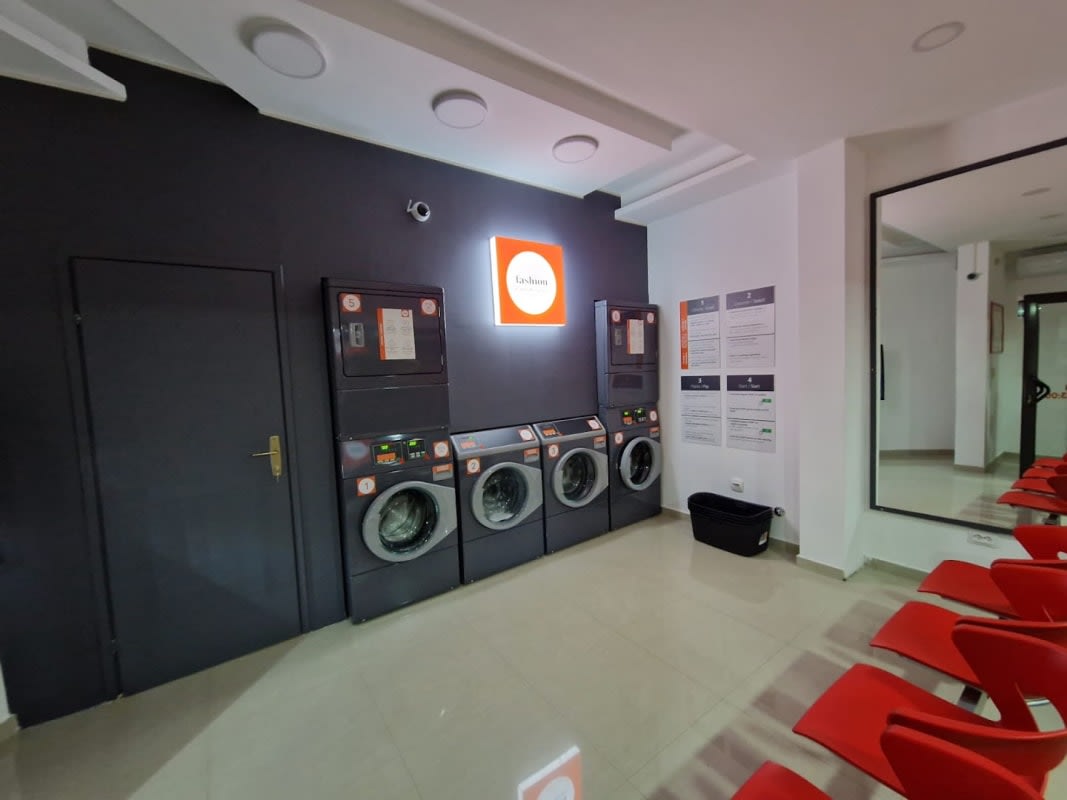 Fashion Laundromat photo 3