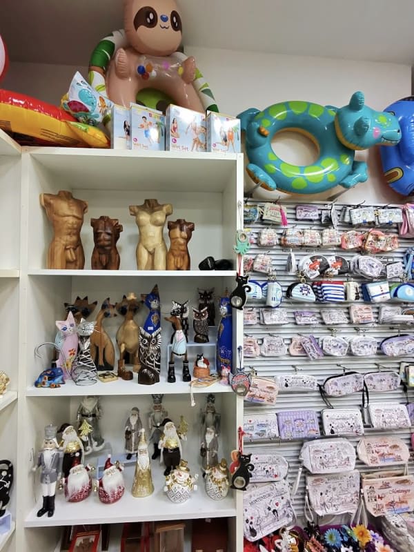 Souvenir Shop photo 2