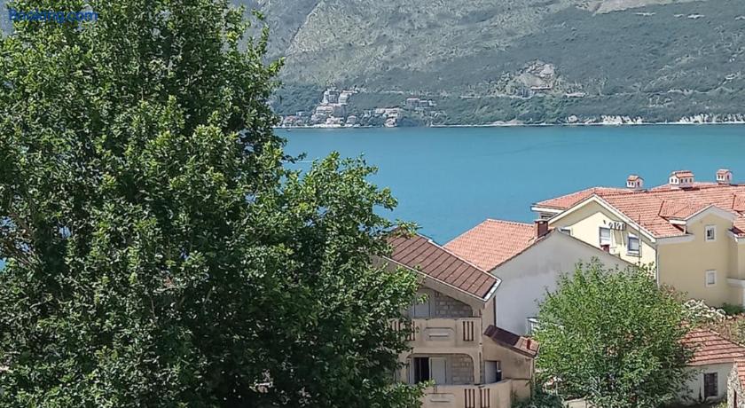 Apartman Hola photo 1