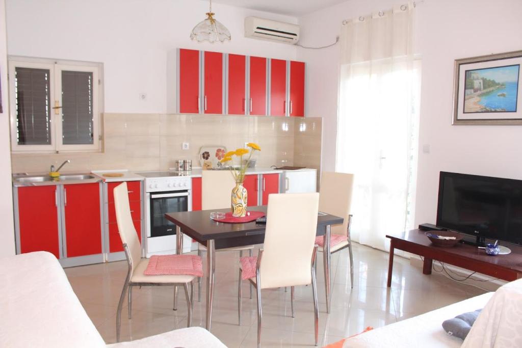 Apartments Iris photo 4